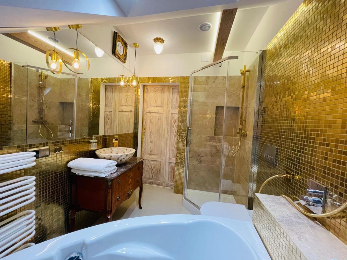 Loft W Rynku Z Jacuzzi Apartment